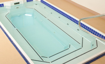 Empty HydroWorx Plunge Pool